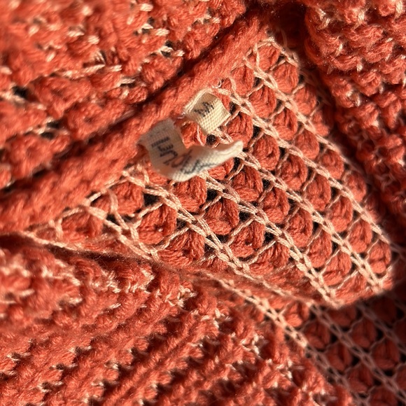 Good condition. Ripcurl orange/peach cardigan sweater. So comfy/cozy. - Picture 2 of 3